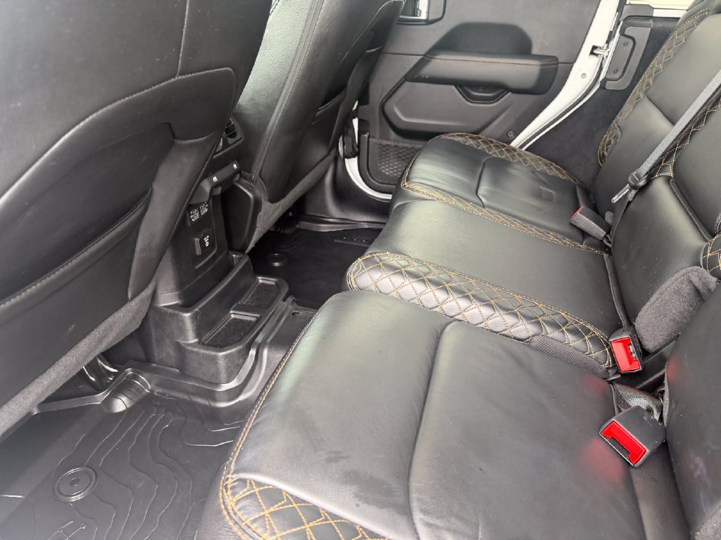 Used 2021 Jeep Wrangler Unlimited Sahara AWD/4WD image 17