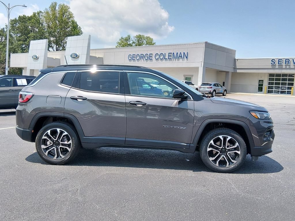 Used 2022 Jeep Compass Limited AWD/4WD image 3