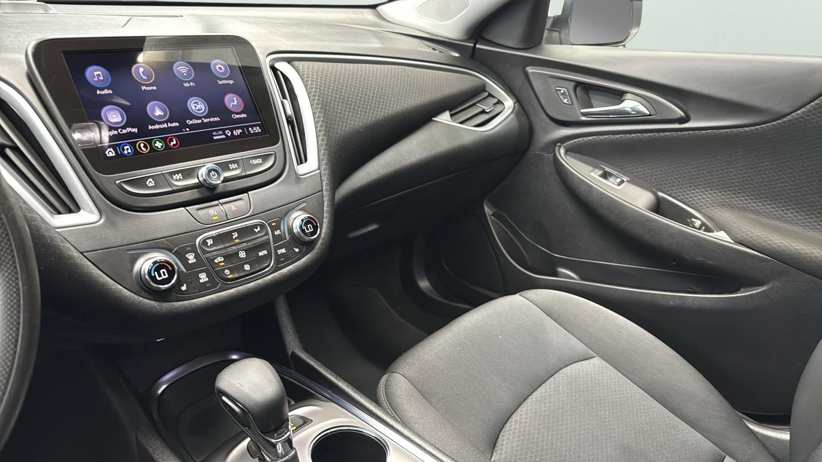 Used 2024 Chevrolet Malibu LT image 20