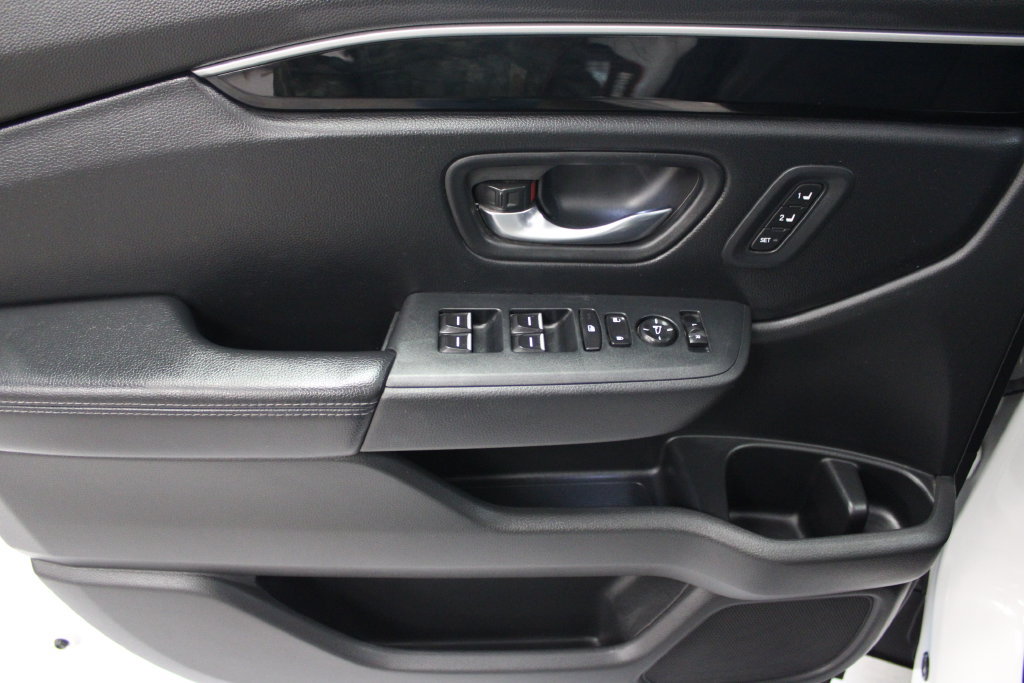 Used 2024 Honda Pilot Touring image 11