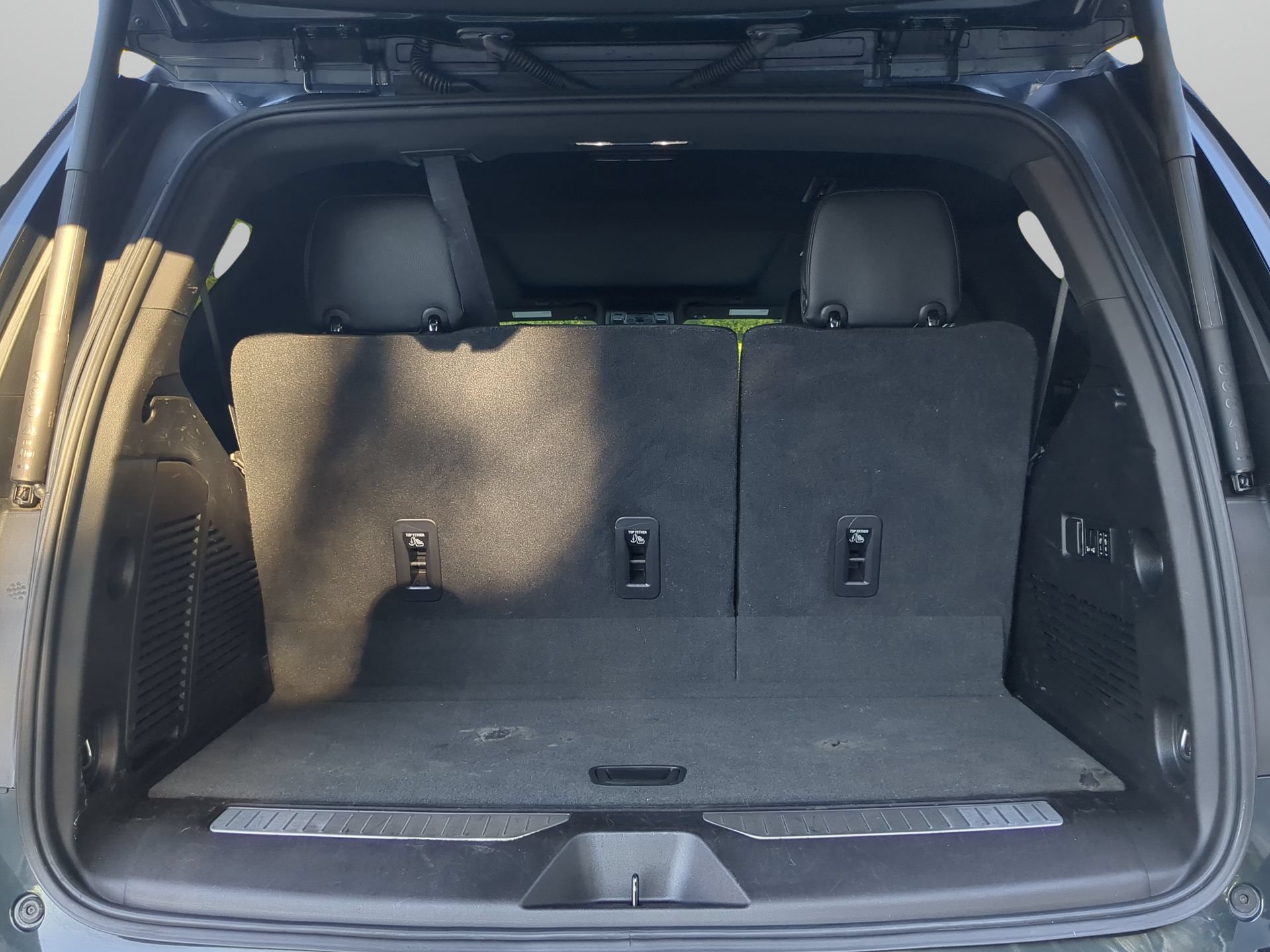 Used 2021 GMC Yukon Denali RWD image 46