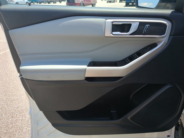 Certified 2023 Ford Explorer XLT w/ Equipment Group 202A AWD/4WD image 13