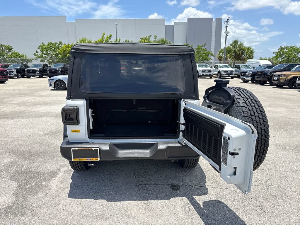 Used 2019 Jeep Wrangler Sport AWD/4WD image 25