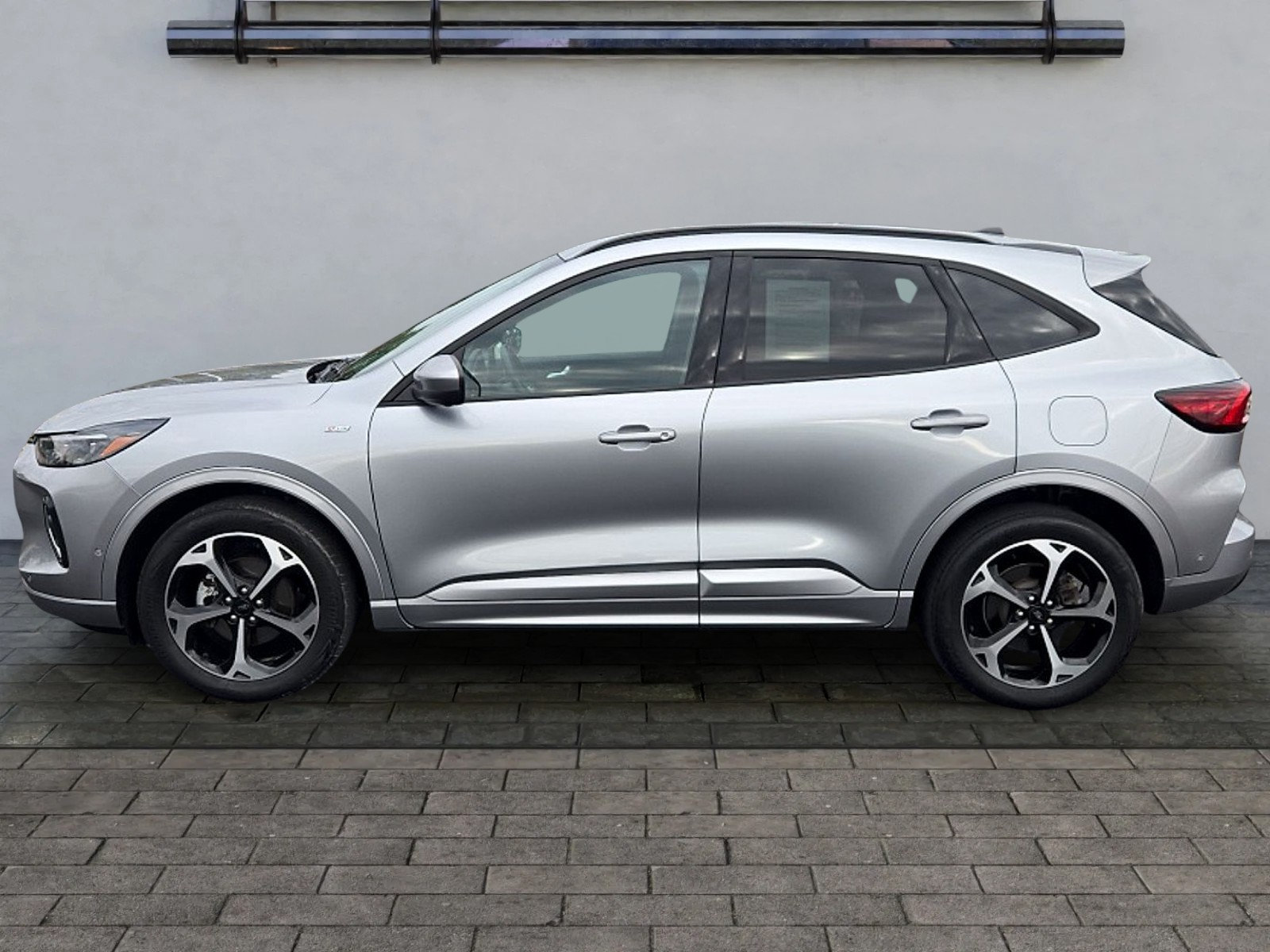 Certified 2023 Ford Escape ST-Line Elite w/ Premium Technology Package AWD/4WD image 6