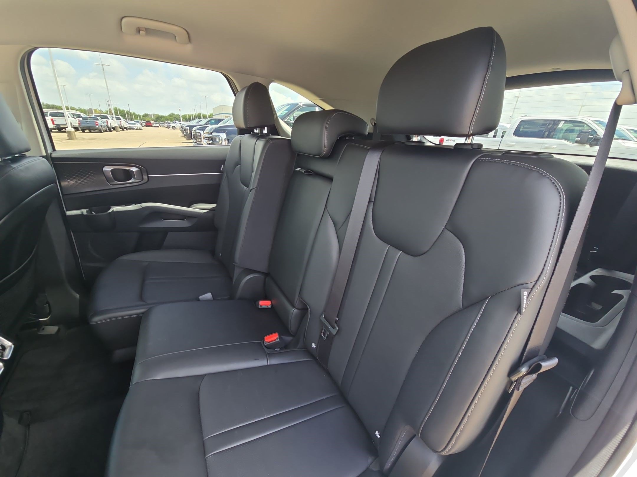 Used 2025 Kia Sorento S FWD image 48