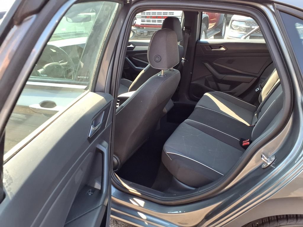 Used 2025 Volkswagen Jetta Sport FWD image 28