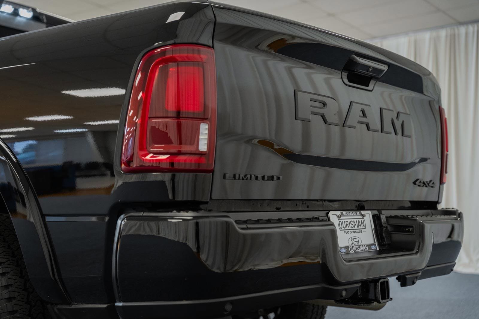 Used 2025 RAM 2500 Limited AWD/4WD image 6