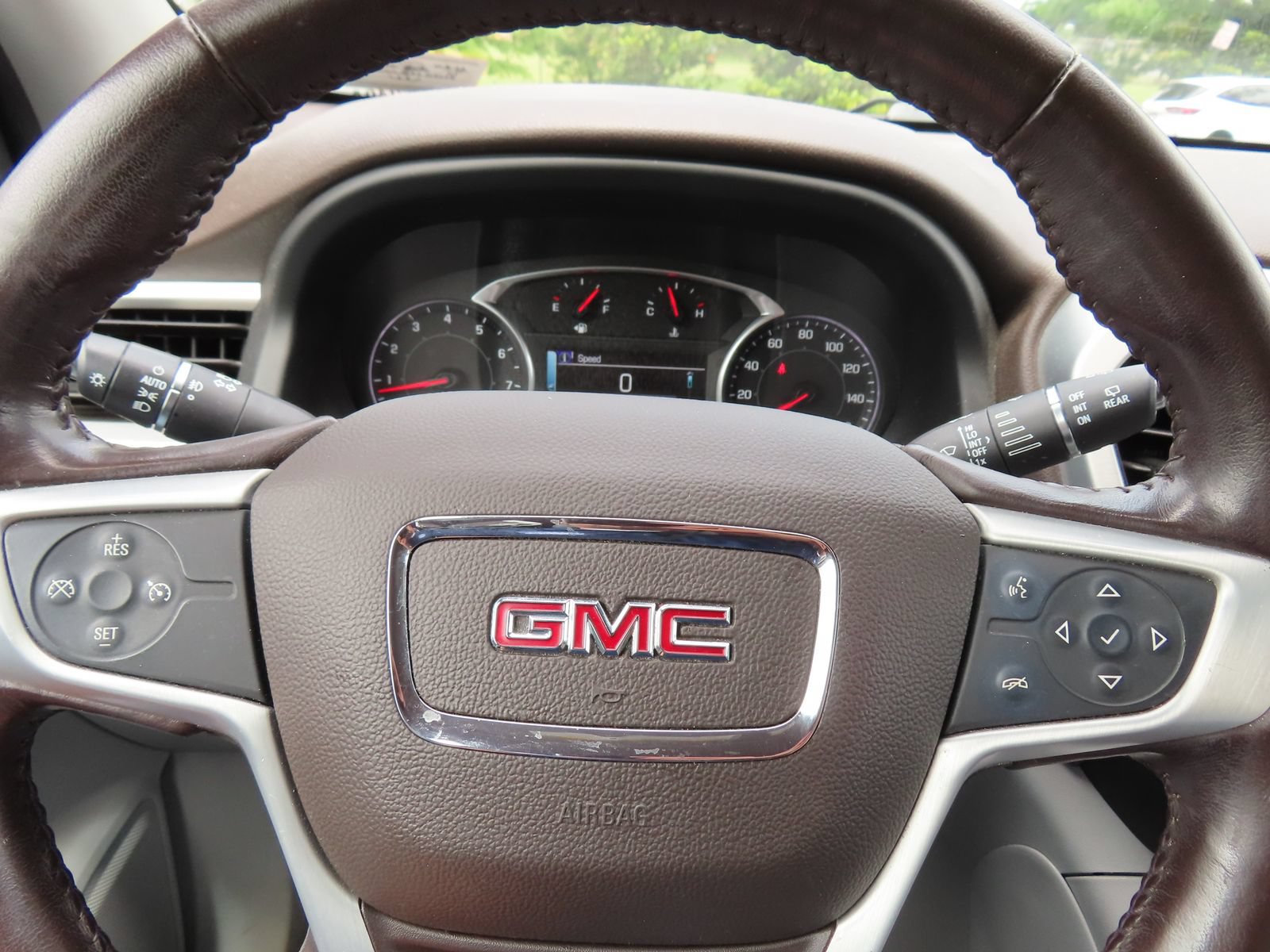 Used 2019 GMC Acadia SLT AWD/4WD image 18