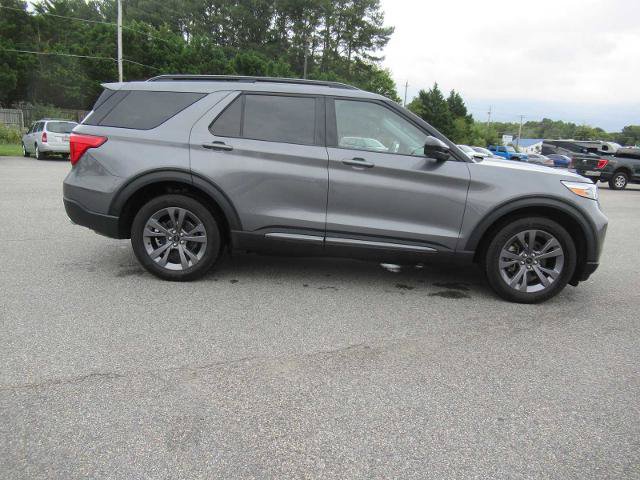 Certified 2022 Ford Explorer XLT w/ Equipment Group 202A AWD/4WD image 4