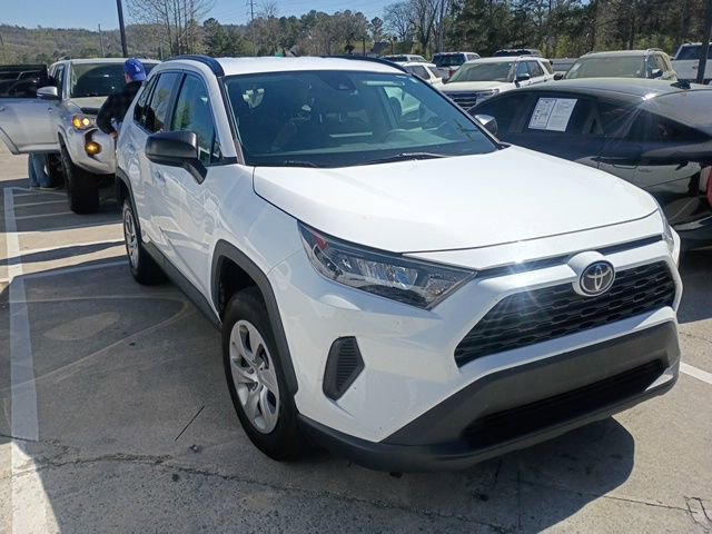 Used 2021 Toyota RAV4 LE image 3