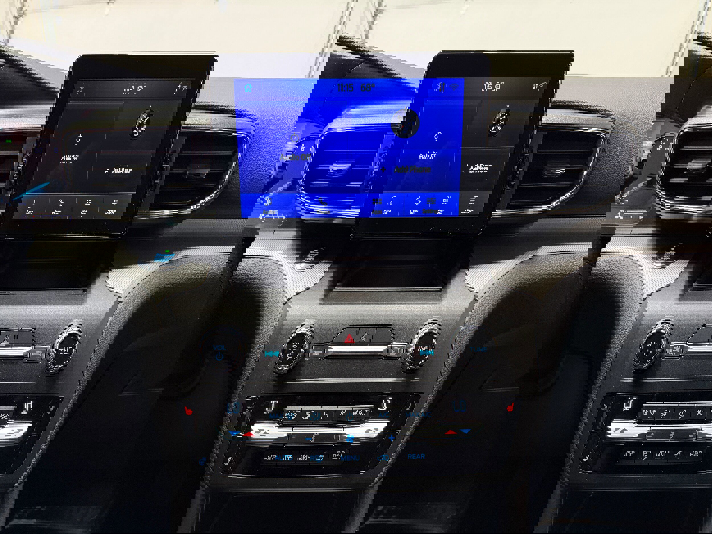 Certified 2020 Ford Explorer XLT w/ Equipment Group 202A image 24