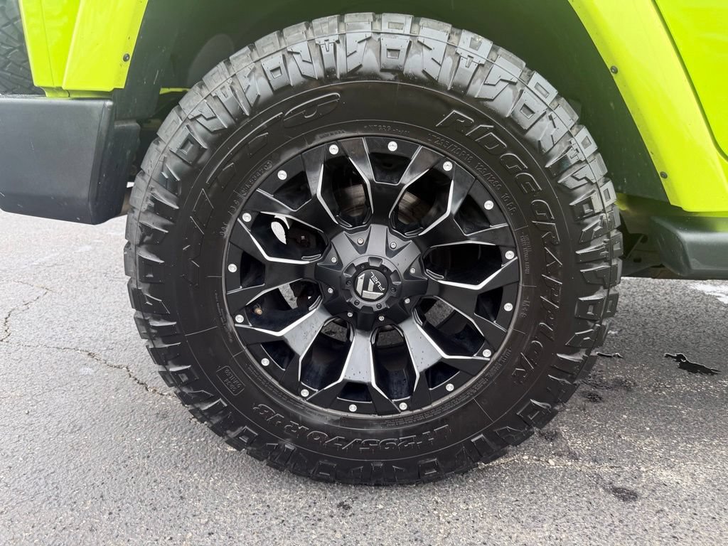 Used 2017 Jeep Wrangler Unlimited Sahara w/ Dual Top Group AWD/4WD image 50