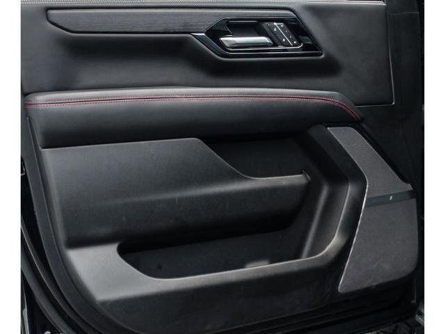 Used 2025 GMC Yukon AT4 Ultimate image 13