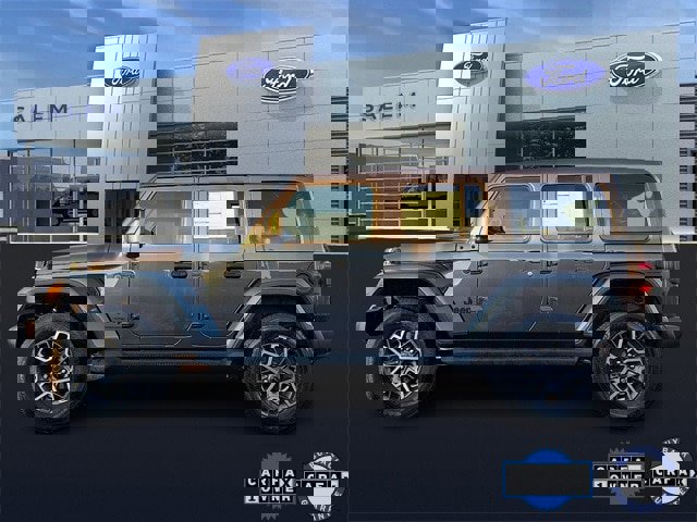 Used 2025 Jeep Wrangler Unlimited Sahara w/ Safety Group image 5