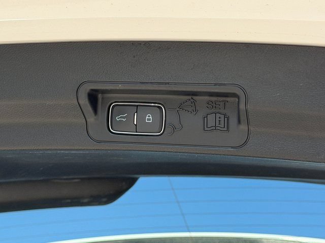Certified 2023 Ford Explorer XLT w/ Equipment Group 202A AWD/4WD image 38