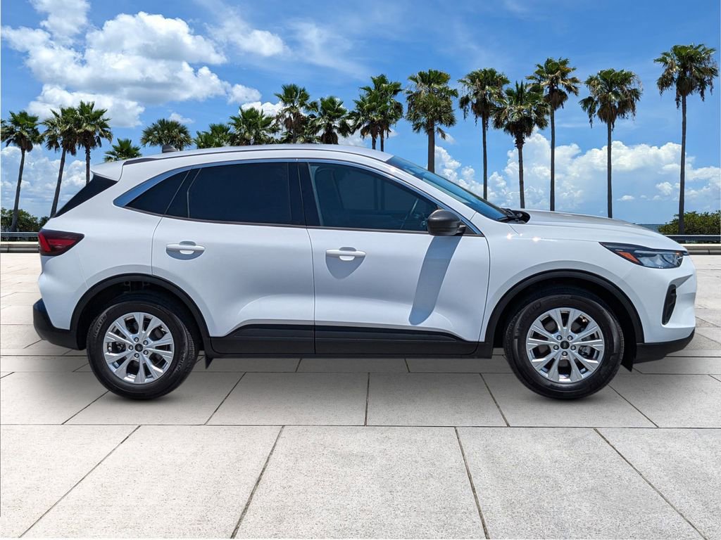 Certified 2024 Ford Escape Active FWD image 8