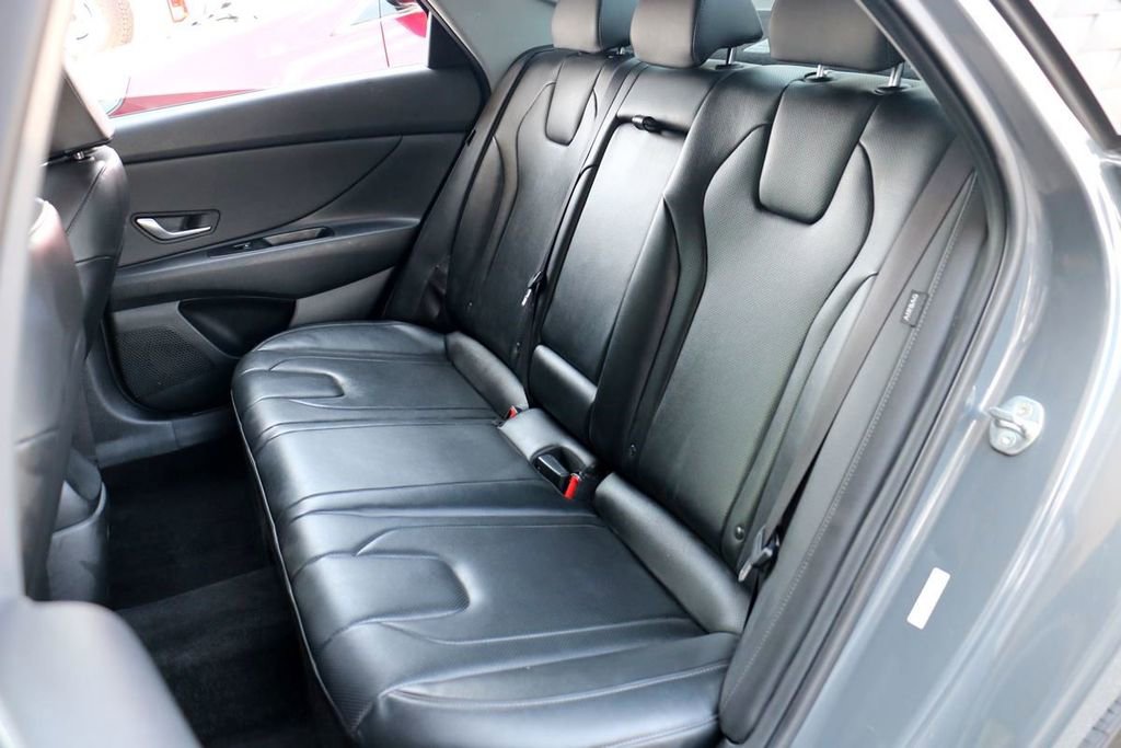 Used 2024 Hyundai Elantra Limited FWD image 17