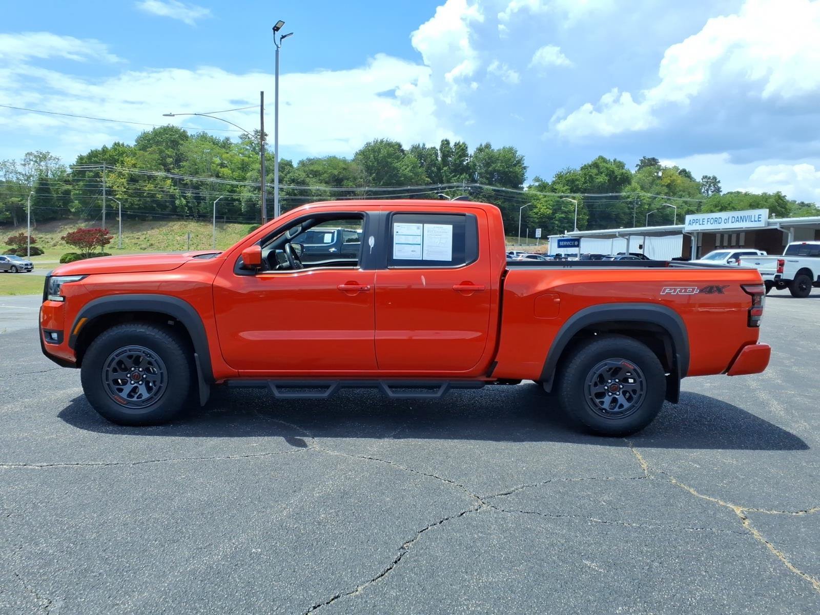 Used 2025 Nissan Frontier PRO-4X w/ Pro Convenience Package AWD/4WD image 5
