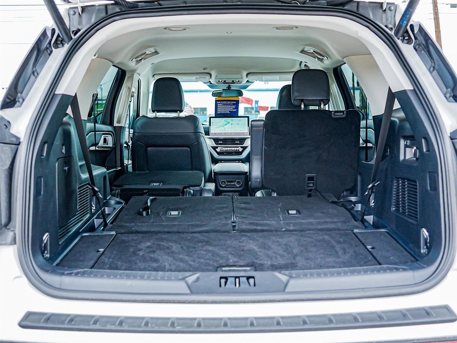 Certified 2025 Ford Explorer Active w/ Active Comfort Package RWD image 32