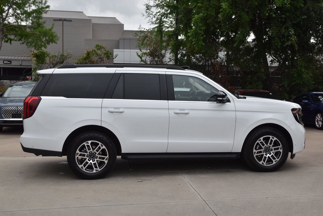 Certified 2025 Ford Expedition Active AWD/4WD image 10