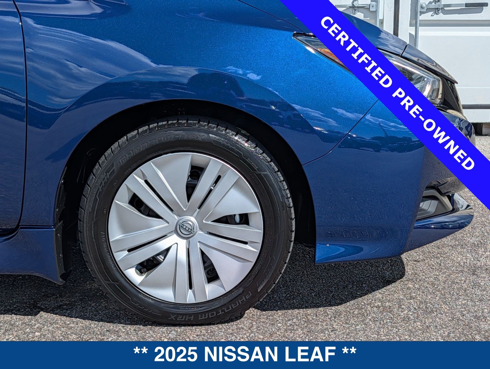 Used 2025 Nissan Leaf S FWD image 12