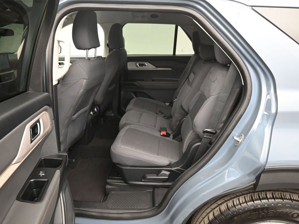 Certified 2025 Ford Explorer Active RWD image 19