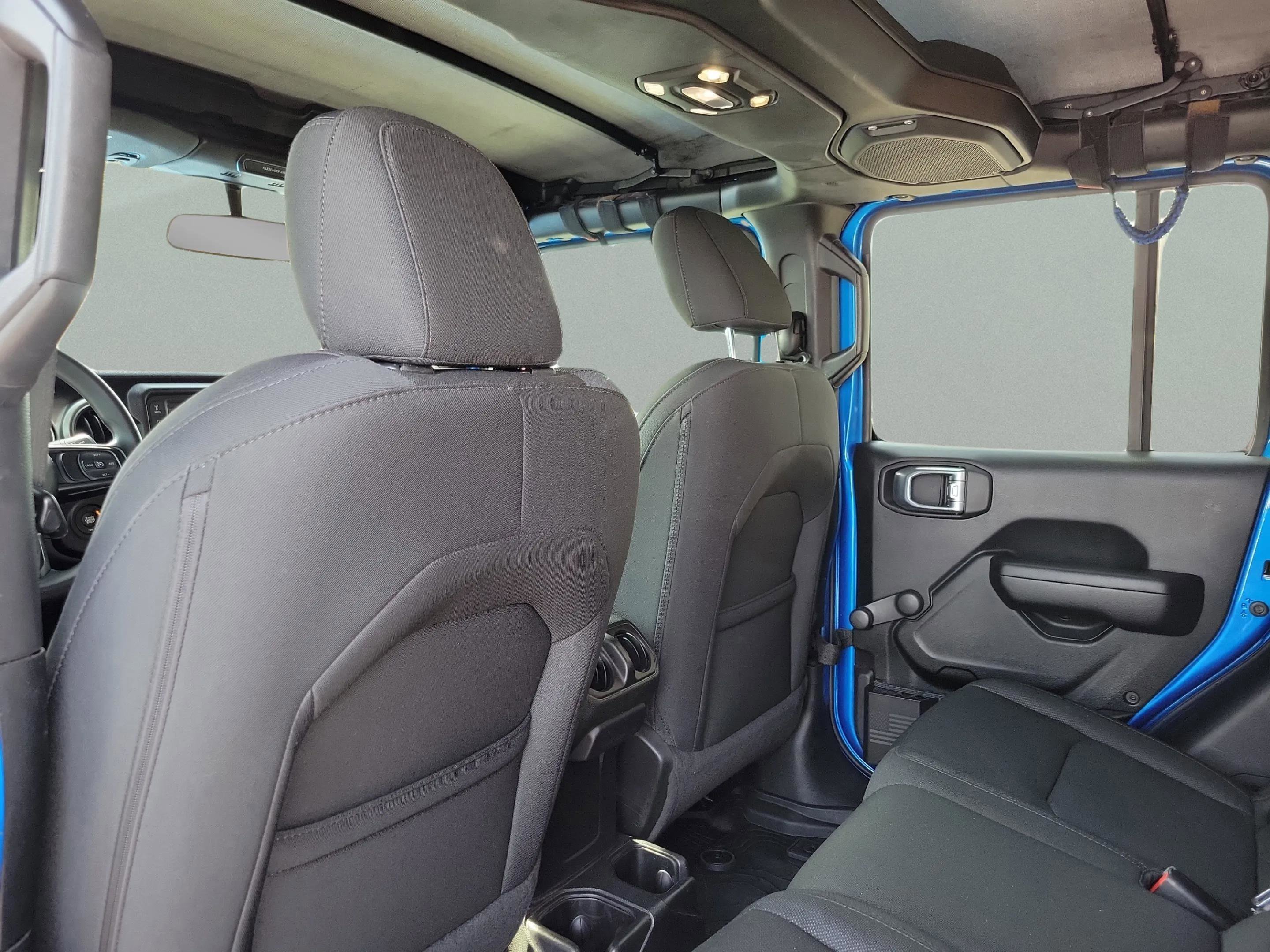 Used 2021 Jeep Gladiator Sport image 23