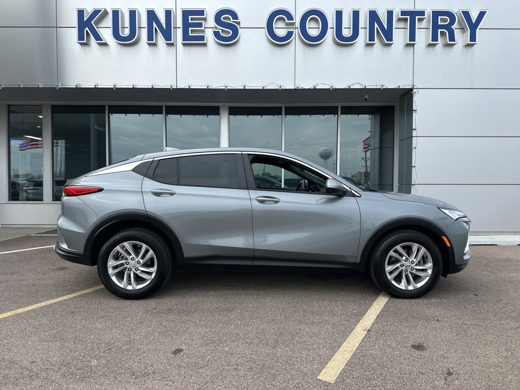 Used 2025 Buick Envista Preferred image 5