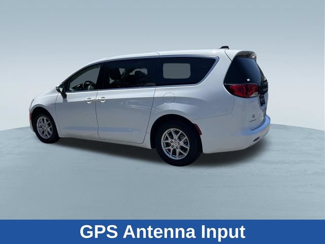 Used 2023 Chrysler Voyager LX FWD image 8