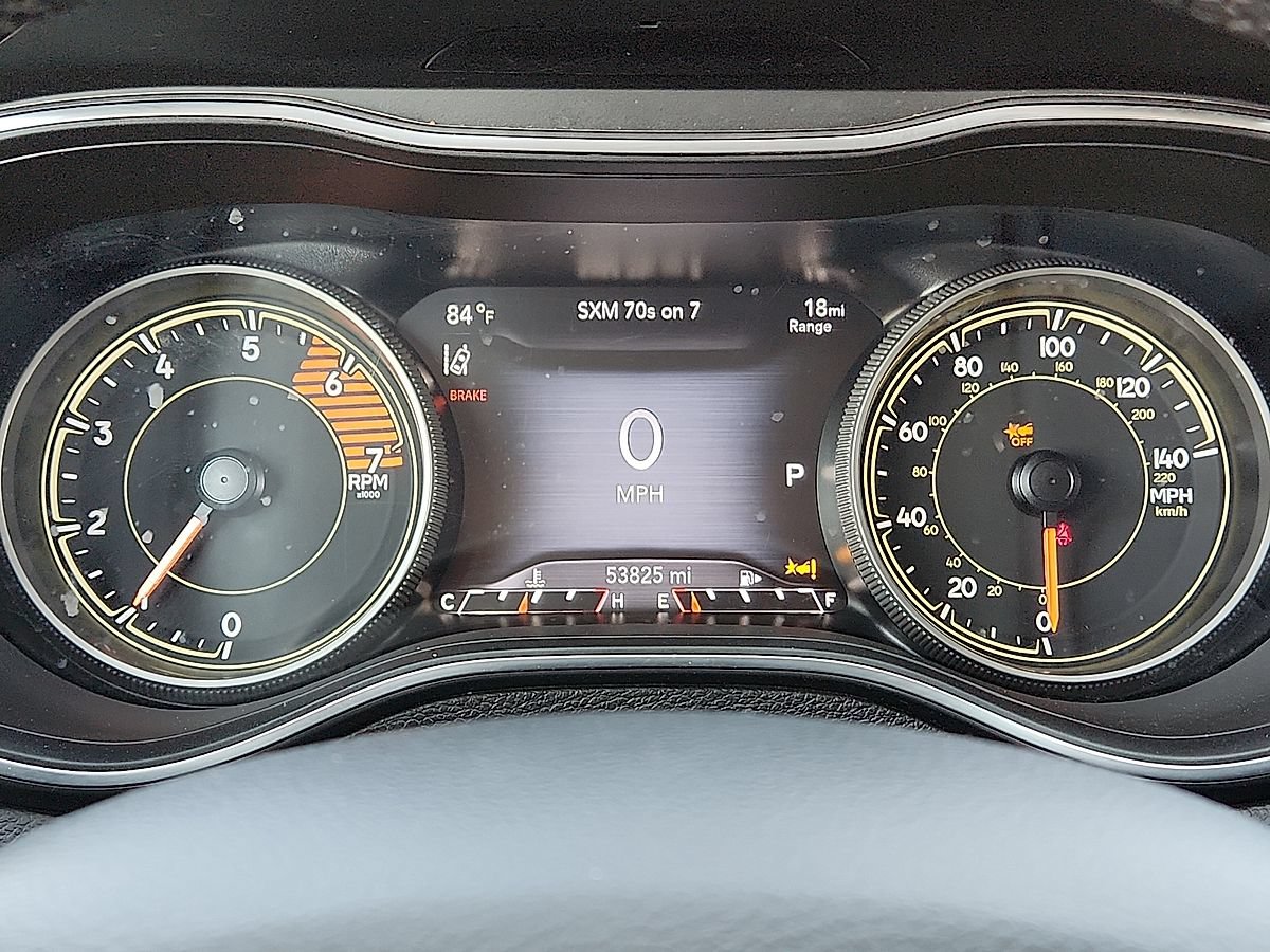 Used 2022 Jeep Cherokee Latitude Lux w/ Sun & Sound Group AWD/4WD image 10