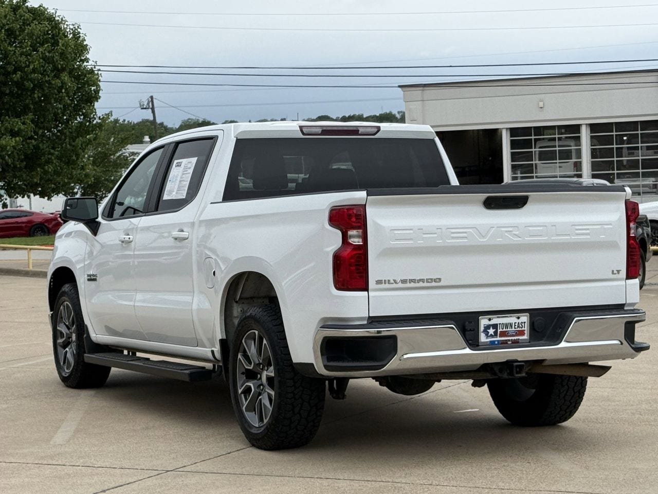 Used 2022 Chevrolet Silverado 1500 LT RWD image 5