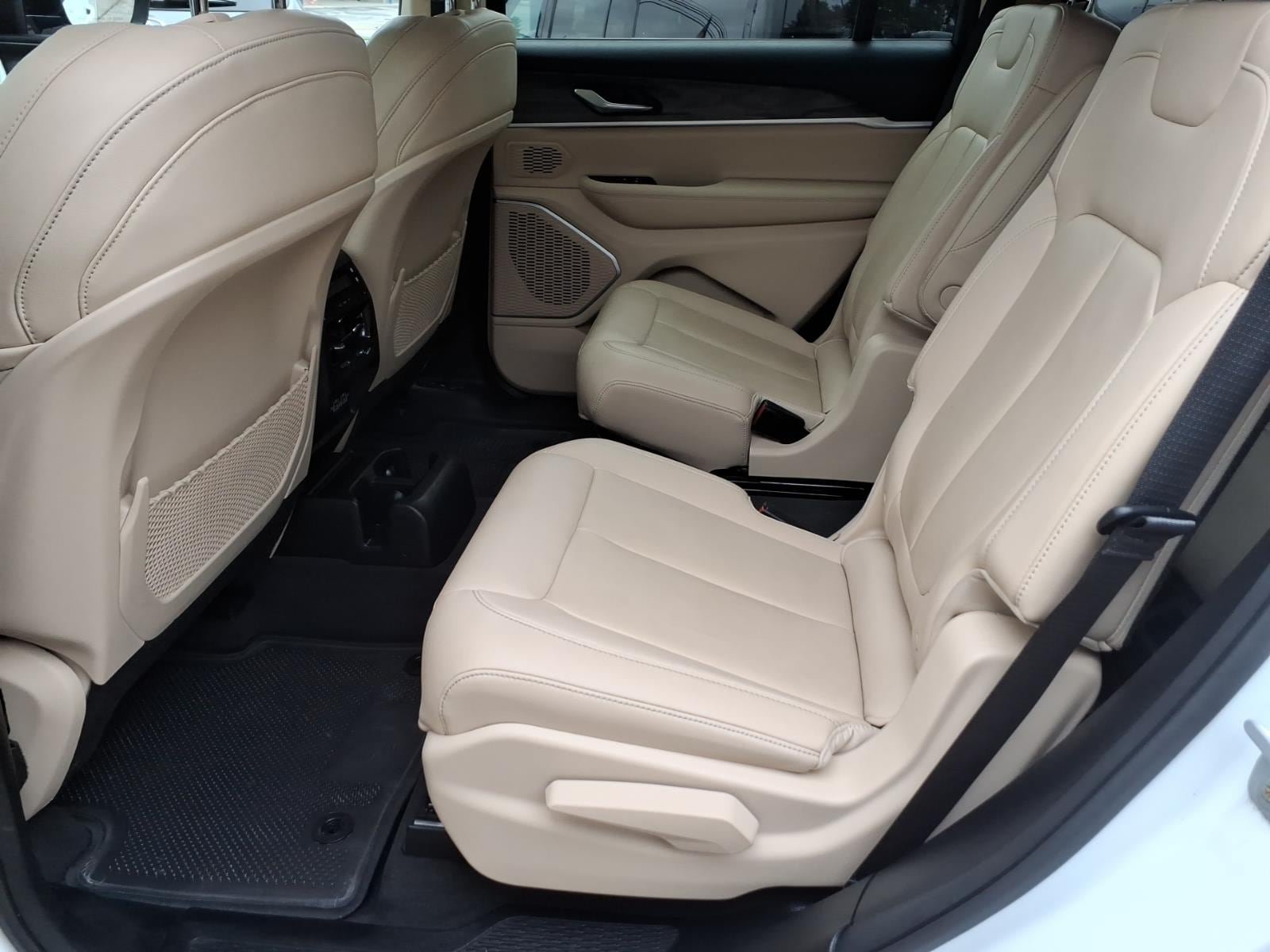 Used 2021 Jeep Grand Cherokee L Limited AWD/4WD image 13