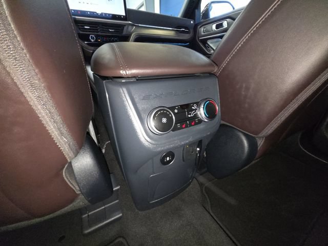 Certified 2025 Ford Explorer Platinum w/ LUX Leather Package AWD/4WD image 28
