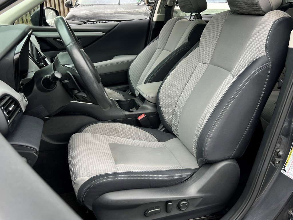 Used 2022 Subaru Outback Premium image 15