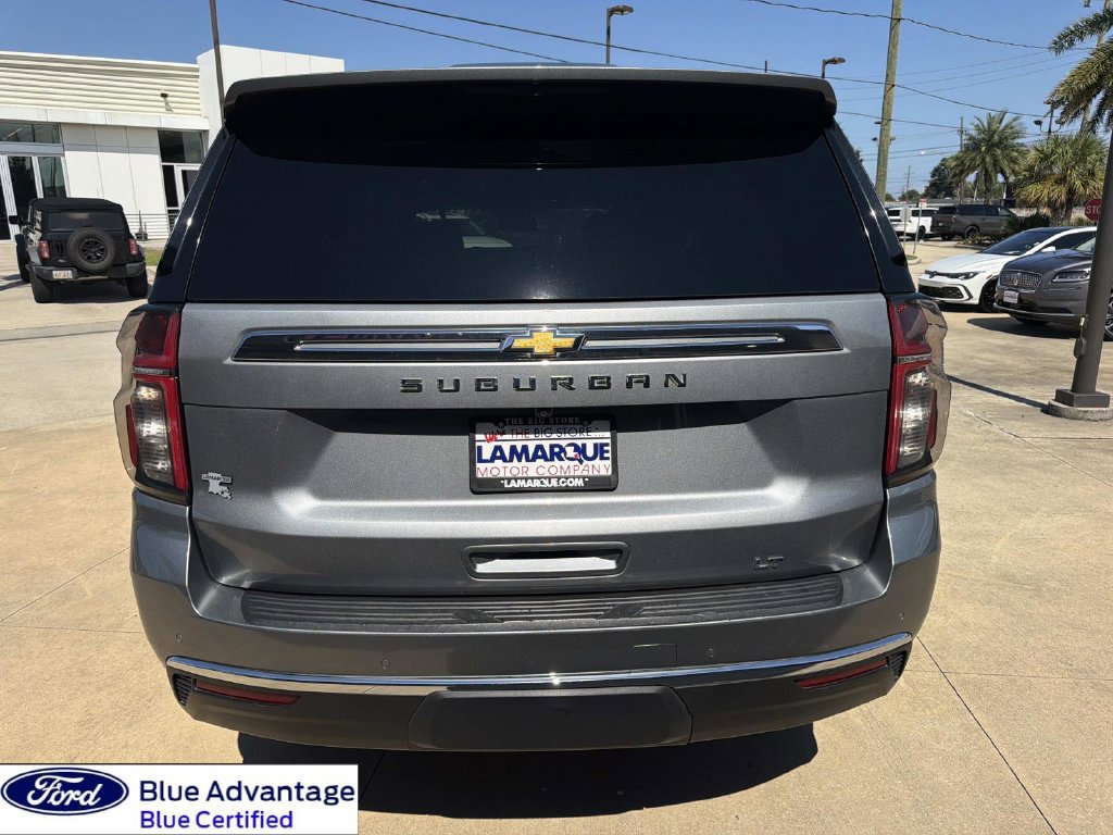 Used 2023 Chevrolet Suburban LT w/ Luxury Package RWD image 8
