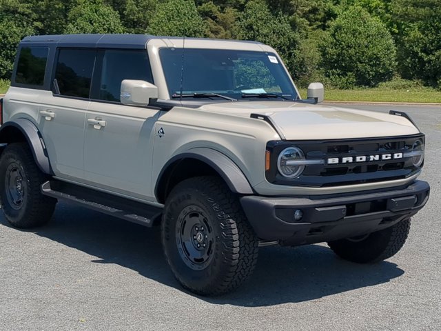 Certified 2025 Ford Bronco Outer Banks w/ Sasquatch Package
