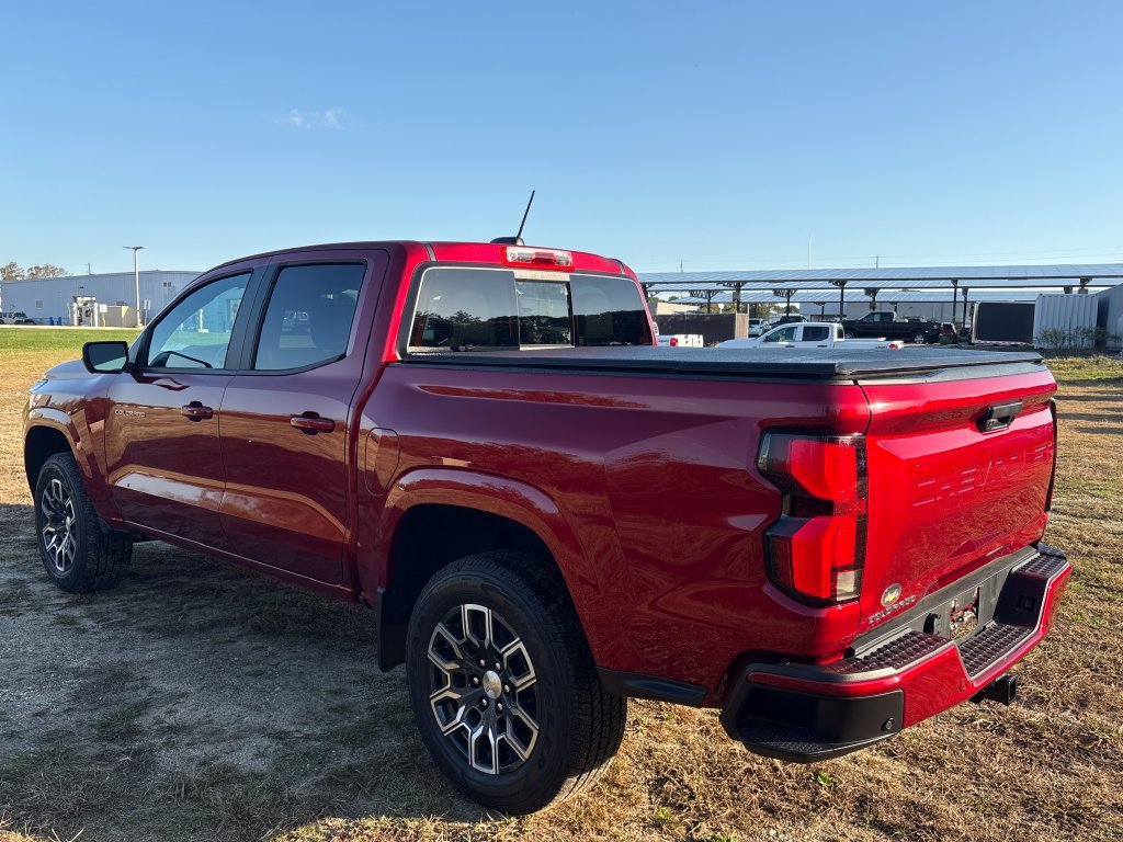 Used 2024 Chevrolet Colorado LT w/ LT Convenience Package III RWD image 17