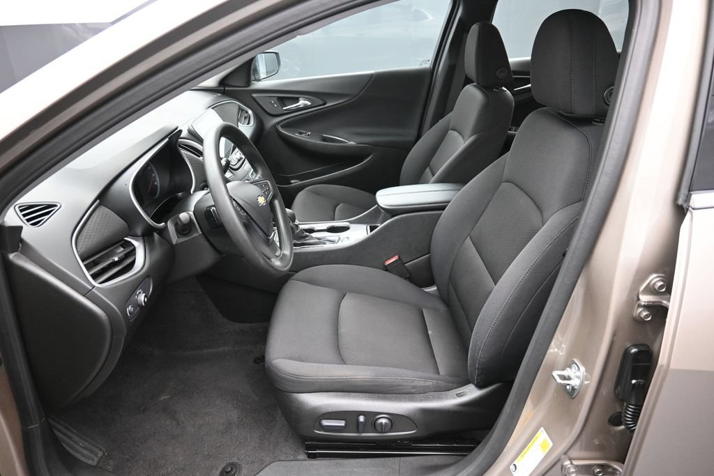 Used 2025 Chevrolet Malibu LT FWD image 21