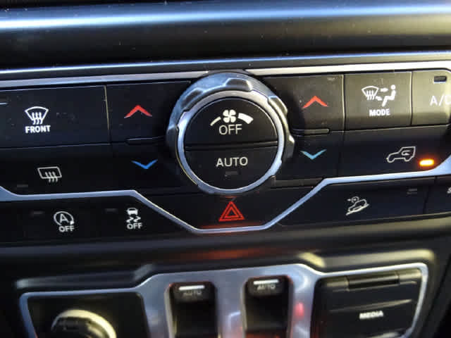Used 2018 Jeep Wrangler Rubicon AWD/4WD image 29