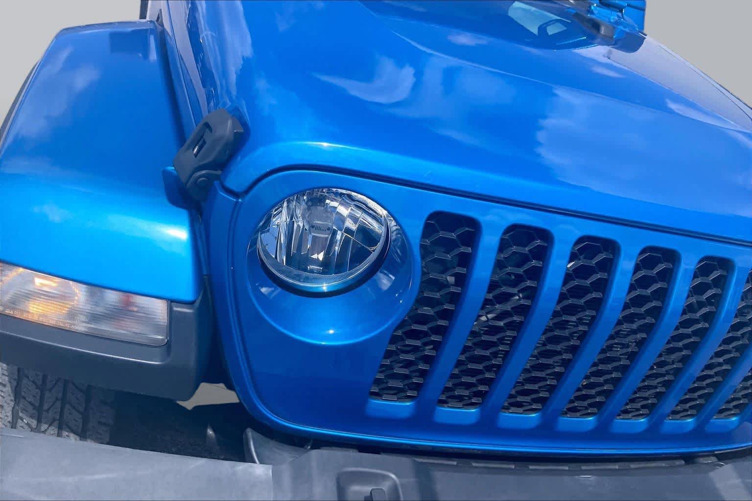 Used 2021 Jeep Gladiator Sport AWD/4WD image 28