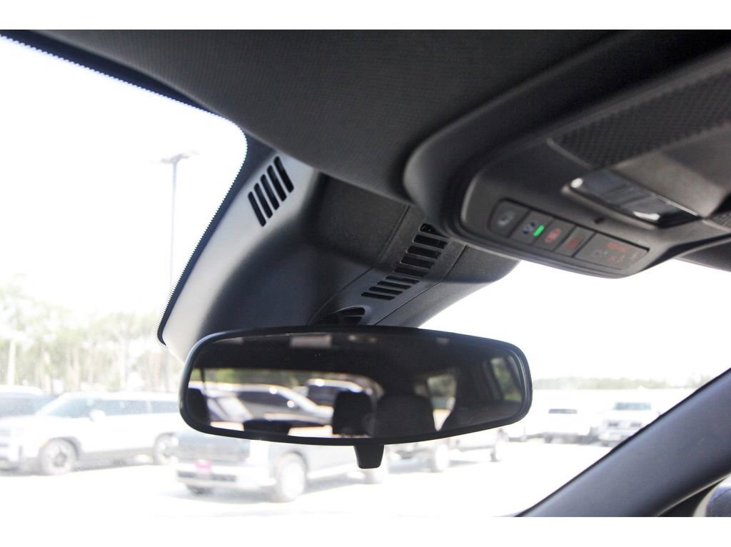Used 2024 Chevrolet Traverse Z71 AWD/4WD image 23