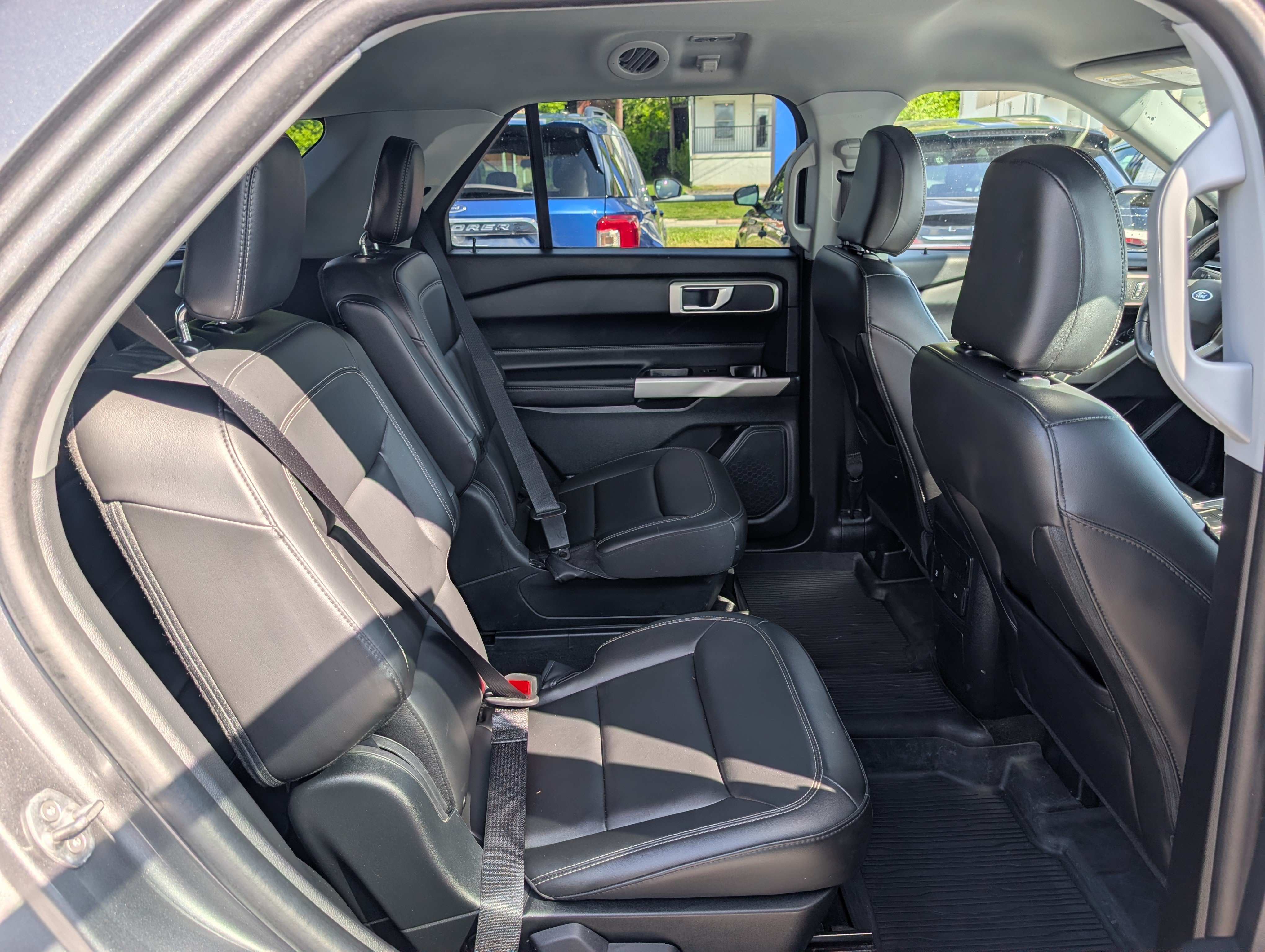 Certified 2023 Ford Explorer XLT w/ Equipment Group 202A AWD/4WD image 13