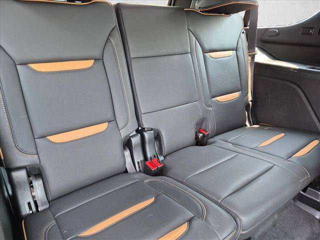 Used 2024 GMC Yukon AT4 w/ Technology Package AWD/4WD image 22