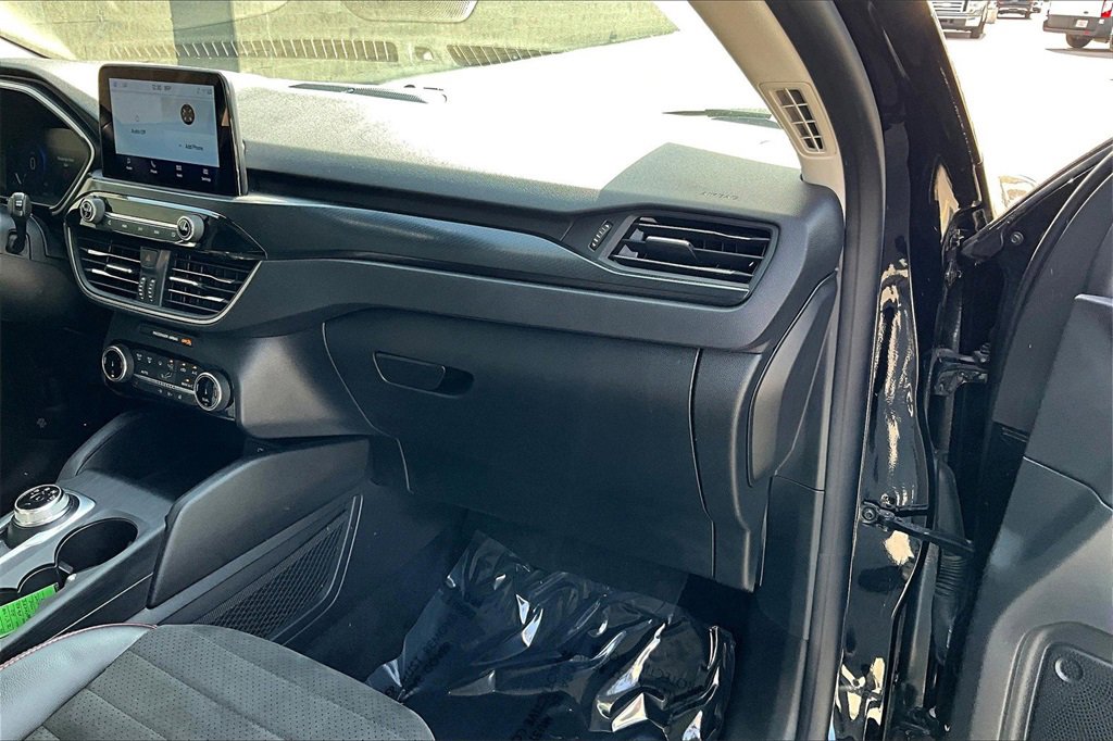 Certified 2022 Ford Escape SEL w/ SEL Stealth AWD Package image 15