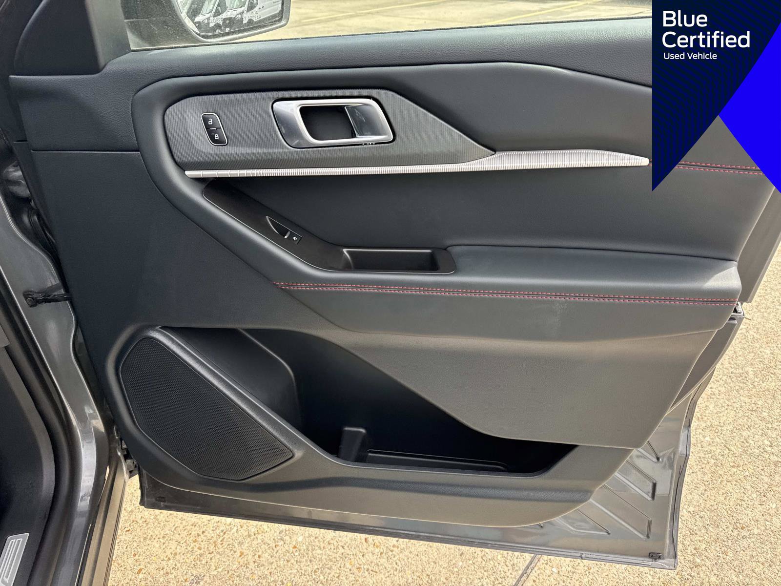 Certified 2025 Ford Explorer ST-Line AWD/4WD image 19