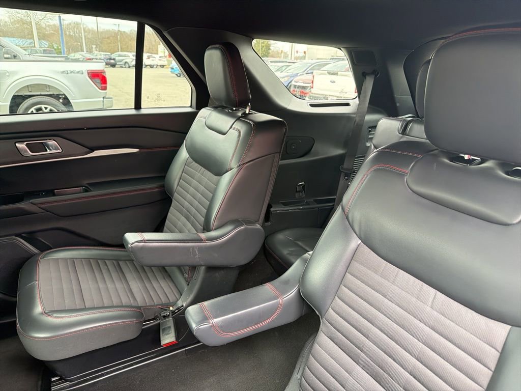 Certified 2025 Ford Explorer ST-Line image 27