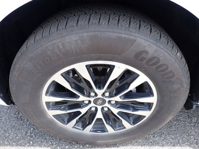 Certified 2025 Ford Expedition Platinum AWD/4WD image 10