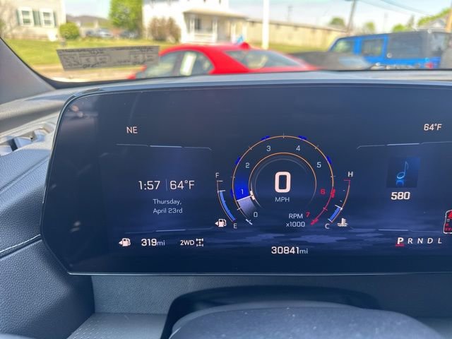 Used 2025 Chevrolet Traverse LT AWD/4WD image 19