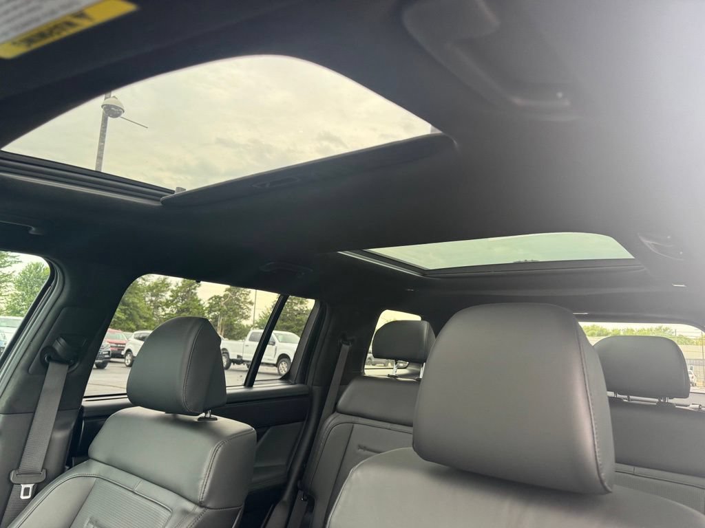 Used 2025 Hyundai Santa Fe Calligraphy AWD/4WD image 7