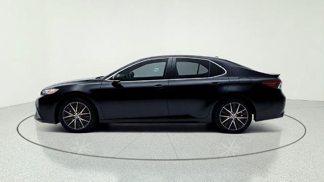 Used 2024 Toyota Camry SE FWD image 4
